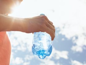 eau en bouteille contaminée