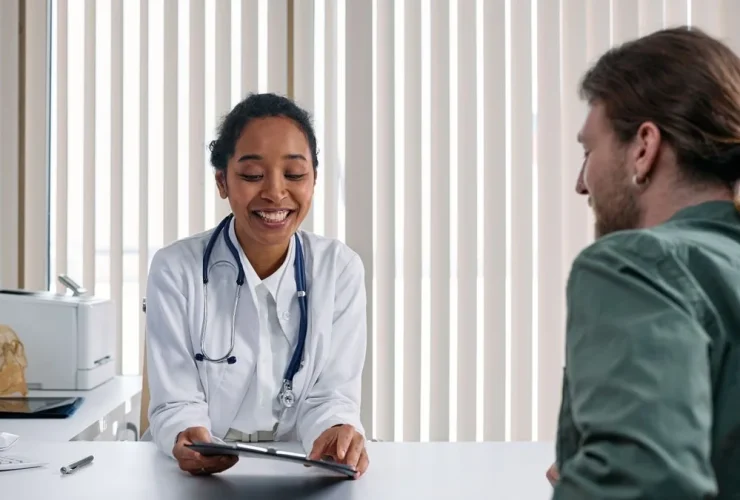Échange entre médecin et patient sur la santé veineuse