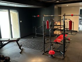 Dalles de sol en caoutchouc pour salle de sport